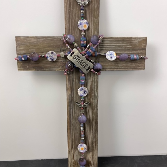 Wooden decorative Cross - Picture 2 of 6